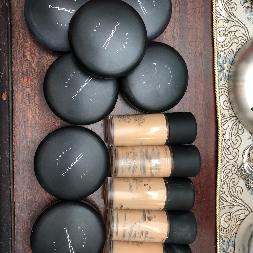 12 MAC Empties for “Back to Mac” free lipstick